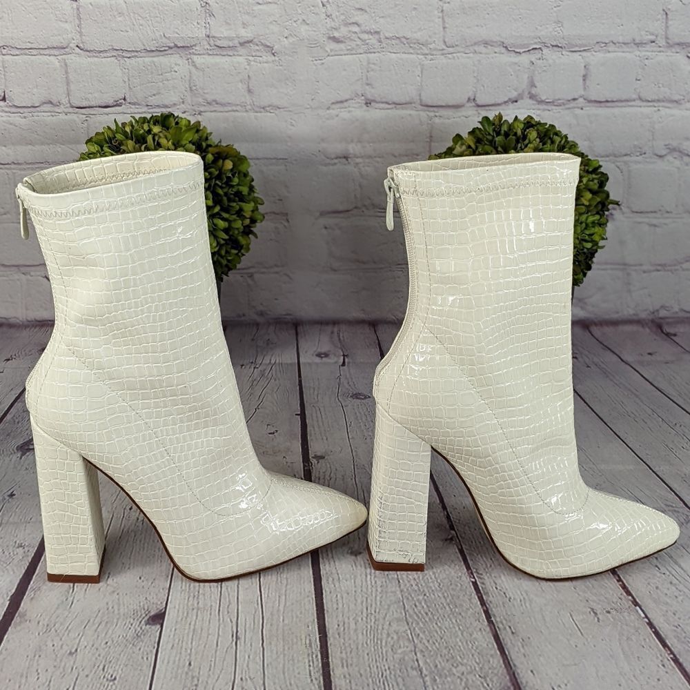 PrettyLittleThing White Croc Block Heel Point Boot - Picture 2 of 11